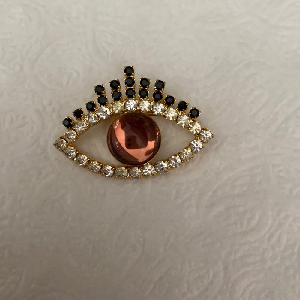 Eye brooch